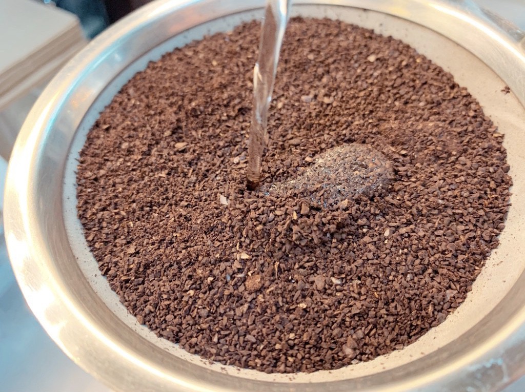 C0DDAF6B-C32D-4B5B-A04C-78A22CDEF5AA